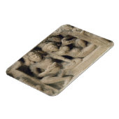 踊りを楽しむ恋人たちの石彫り マグネット (左側)