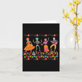 踊りスケルトンの死んだメキシコのDia De Lの日 カード (黄色い花)