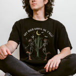 踊りスケルトンブートスクーティングウェスタンハロウィーン Tシャツ<br><div class="desc">やれやれパートナーおめちゃくちゃになる時間だ！この笑わされるハロウィンのティーはワイルドウェストインスパイアスケルトンのカウボーイまたは女性のカーボーイバスの動きとドインのブーティンのブギーを備えている。不気味で不気味なおもしろいの完璧なブレンド素晴らしで、秋フェスティバル、ハローウィンパーティ、またはリスト上のグールのためのギフトのための選択をユニーク作る。</div>