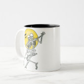踊りスケルトン2トーンマグカップ ツートーンマグカップ (正面左)