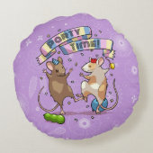 踊りネズミパーティータイムバナー紙吹雪とバルーン ラウンドクッション (裏面)