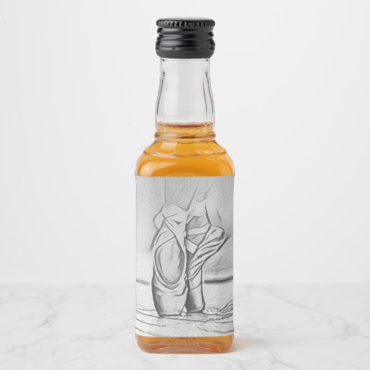 踊りバレエシューズモノクロバレリーナ リキュールボトルラベル (正面)