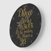 踊るのは答えの大きな時計ではない ラージ壁時計 (傾斜)