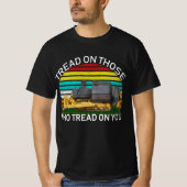 踏みつける者を踏み付ける Tシャツ (正面)