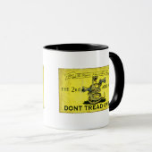 踏み付けてはいけない マグカップ (正面右)