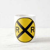 踏切のハイウェーの印 コーヒーマグカップ (中央)