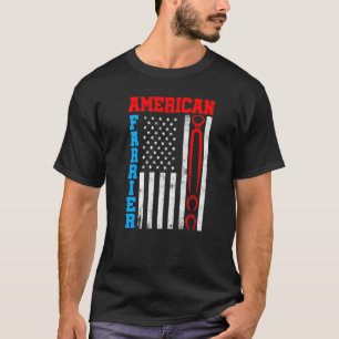 蹄鉄工の馬の蹄の手入れの蹄鉄付け _4 Tシャツ
