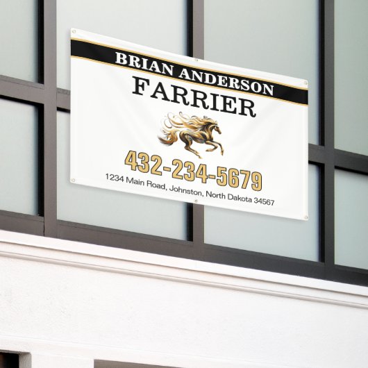 蹄鉄師 横断幕 (ビルの外側)