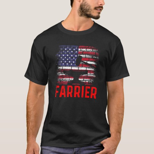 蹄鉄職人 馬の蹄 鞍鉄装着 Tシャツ (正面)