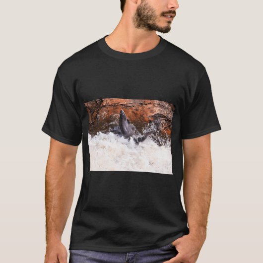 躍動する鮭 Tシャツ (正面)