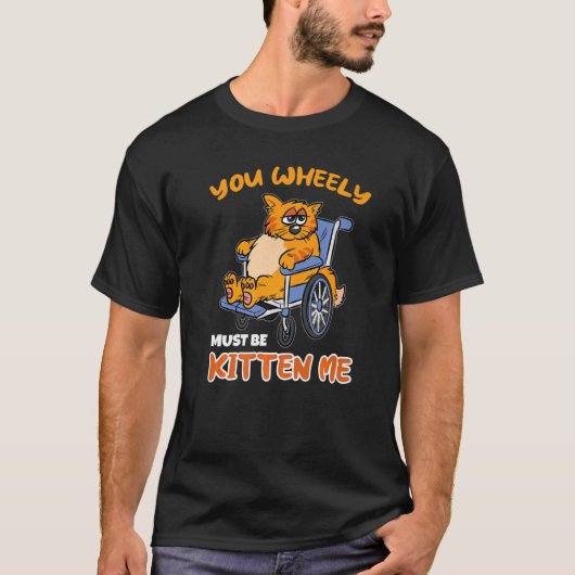 身体障害者の車いす猫ユーモア Tシャツ (正面)