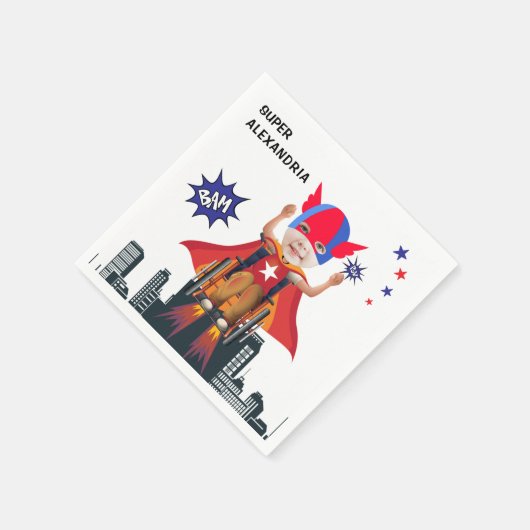 車いす飛んでいるスーパーヒーローガール誕生日 スタンダードカクテルナプキン (角)