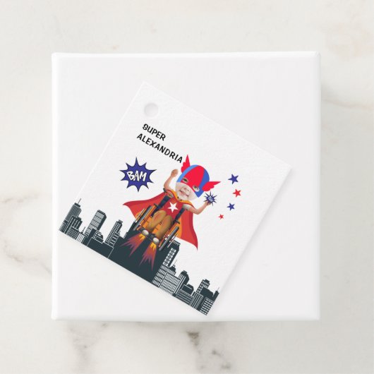 車いす飛んでいるスーパーヒーローガール誕生日 フェイバータグ (インサイチュ)