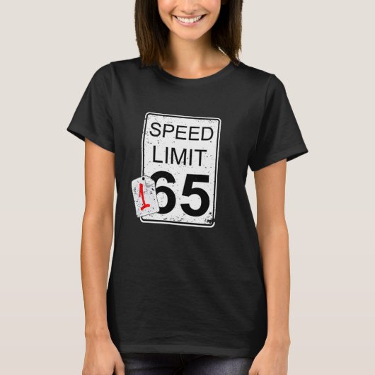車おもしろいの男のギフト – スピードリミット記号よりも速い Tシャツ (正面)