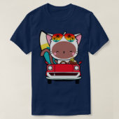 車おもしろいを運転する白猫 Tシャツ (デザイン正面)