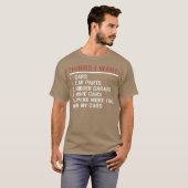 車が大好きなおじさんメカニックのためのヴィンテージなもの Tシャツ (正面フル)