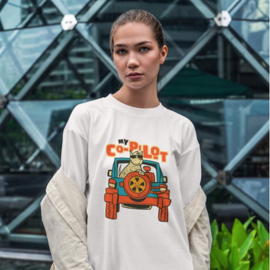 車のコパイロット犬 Tシャツ