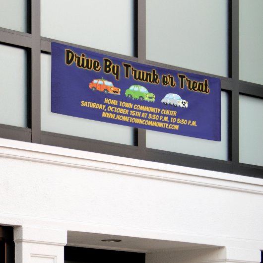 車のトランクまたは治療によるハロウィーンのドライブ 横断幕 (ビルの外側)