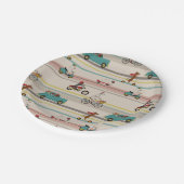 車のパターンで移動する犬 ペーパープレート (アングル)