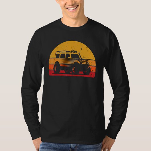 車のヴィンテージカッコいいキャンピングカーモーターオートマート Tシャツ (正面)