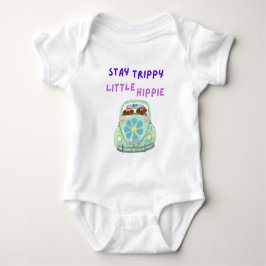 車の中のヒッピーダックスフンドがStay Trippy, Little Hippie ベビーボディスーツ