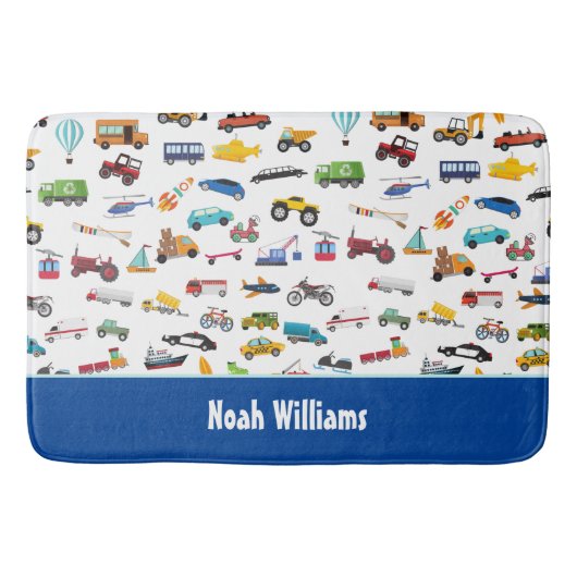 車の子供を動かす小さな男の子 バスマット (正面)