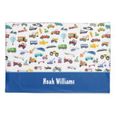 車の子供を動かす小さな男の子 枕カバー (裏面)