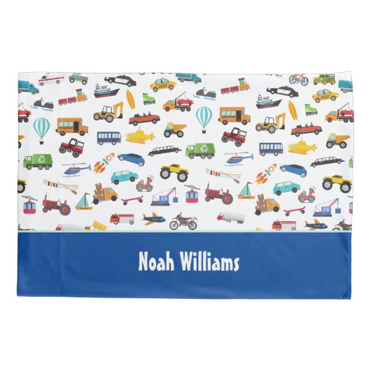 車の子供を動かす小さな男の子 枕カバー (裏面)