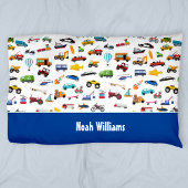 車の子供を動かす小さな男の子 枕カバー