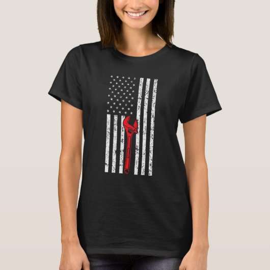 車の整備士アメリカンフラッグレンチ Tシャツ (正面)