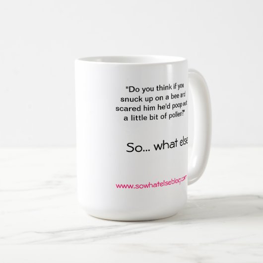 車の蜂の花粉のマグのKira コーヒーマグカップ (正面右)