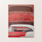 車のChevyクラシックなBel Airのごまかしの赤く白いヴィンテージ ジグソーパズル (縦)