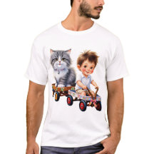 車のTシャツの上に男の子と猫
