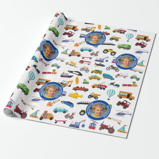 車を動かす小さな男の子の事子供の写真 ラッピングペーパー (アンロールド)