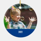 車を動かす男の子の事写真クリスマス セラミックオーナメント (裏面)