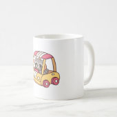 車を運転するかわいいアライグマ コーヒーマグカップ (正面右)