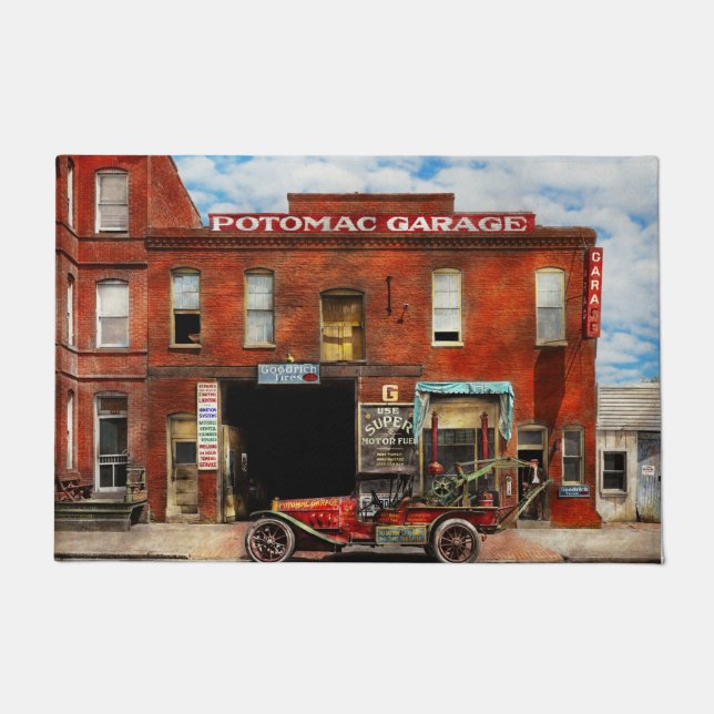 車ガレージ-不適当な物のガレージ1922年 ドアマット (正面)