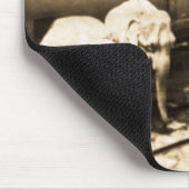 車両から荷を下しているヴィンテージのサーカス象 マウスパッド (コーナー)