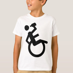 車椅子の大酒飲みの車椅子 Tシャツ