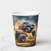 車輪のカオス：モンスタートラックがダービーを叩き潰す。 紙コップ (裏面)