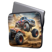 車輪のカオス：モンスタートラックのスマッシュダービー ラップトップスリーブ (正面左)