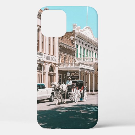 車近くの通り歩くと建物D Case-Mate iPhoneケース (裏面)