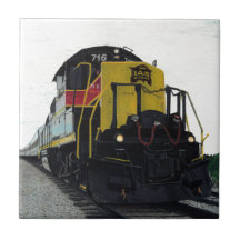 軌道上の列車の機関車