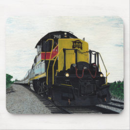 軌道上の列車の機関車 マウスパッド