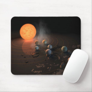 軌道星にあるトラピスト–1の7つののまわりに惑星。 マウスパッド
