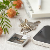 軍人が反対勢力の役を勤める キーホルダー (側面)