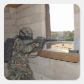 軍人が反対勢力の役を勤める スクエアシール (正面)