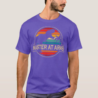 軍備恐竜のマスター Tシャツ