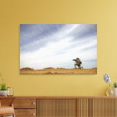 軍曹が警備を行う キャンバスプリント (インサイチュ (リビング))