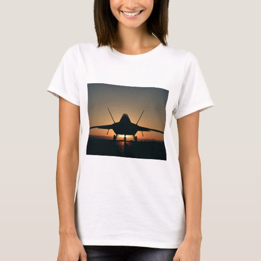 軍用機のシルエット Tシャツ (正面)